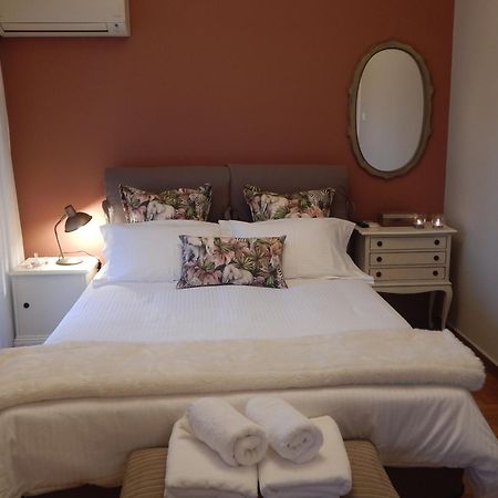 Athens-Plaka, Peter'S Beautiful Apartment In Temple Of Zeus Екстериор снимка