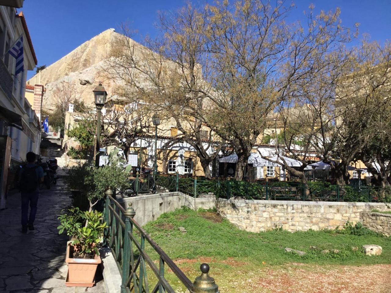 Athens-Plaka, Peter'S Beautiful Apartment In Temple Of Zeus Екстериор снимка